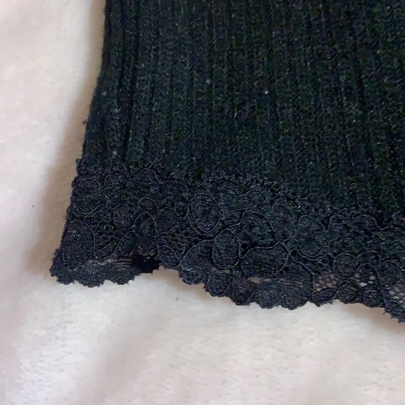 GARAGE XS black lace trim crop top - Picture 3 of 5